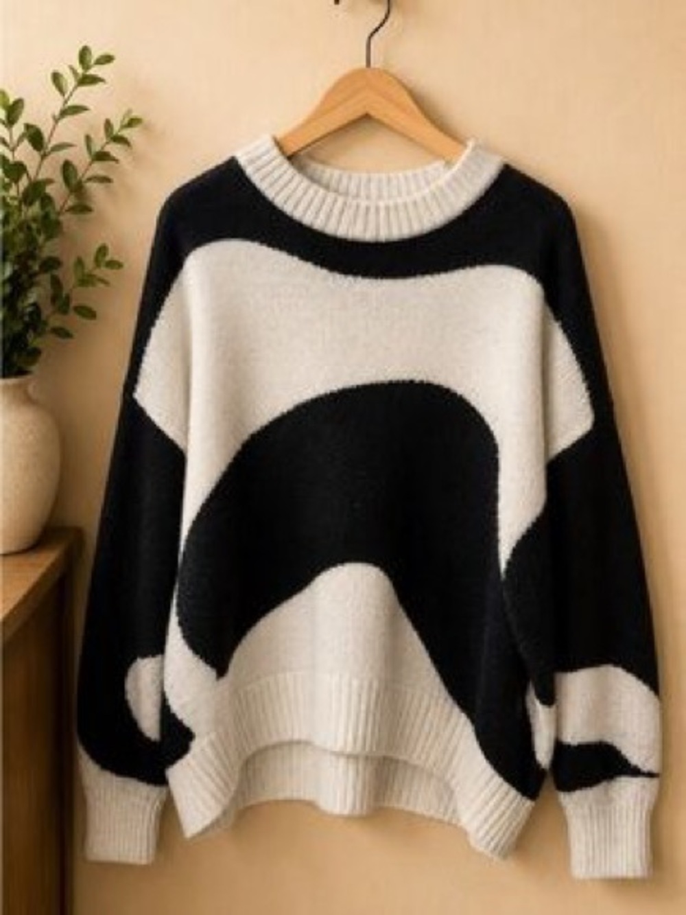 AVA & VIV Black and White Sweater 3X